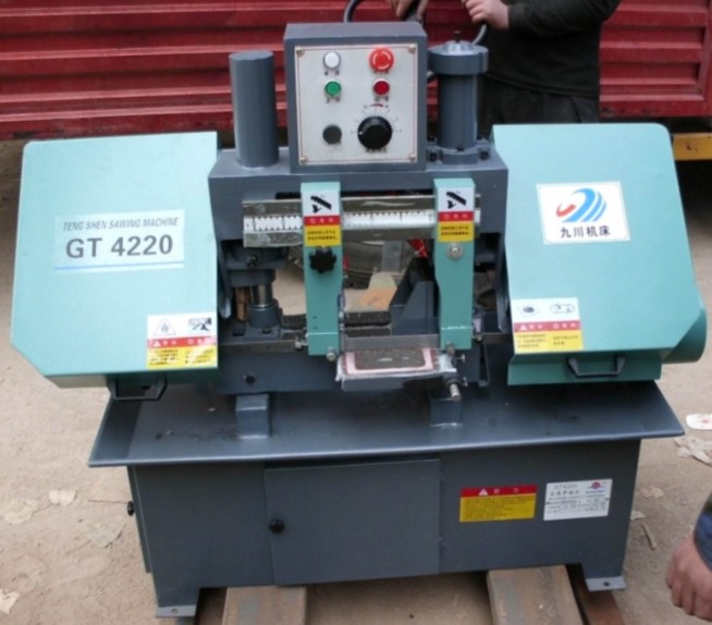 4220金属带锯床